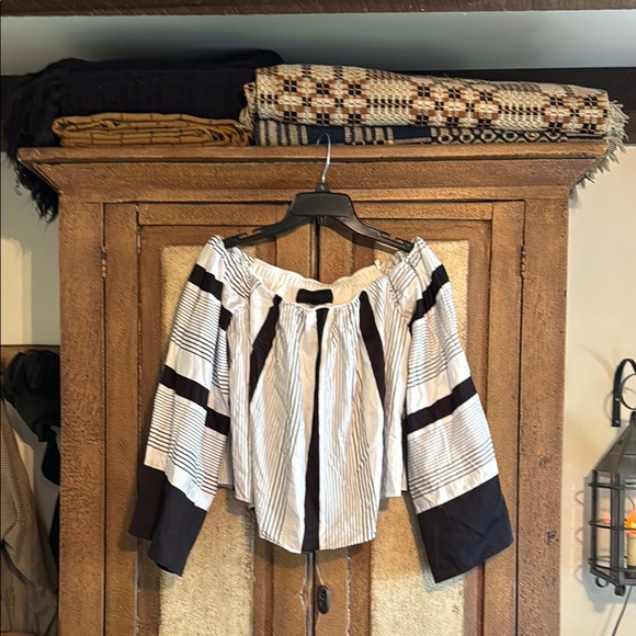 Kendall & Kylie Tops - Kendall & Kylie Off-Shoulder Tie Front Blouse in Black and White